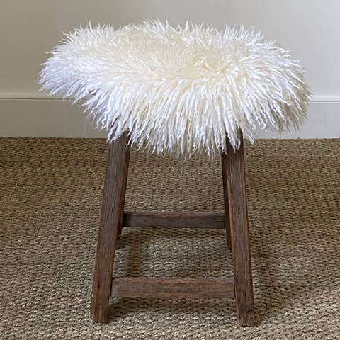 Sheepskin Seatpad Circular | Yetti by Owen Barry